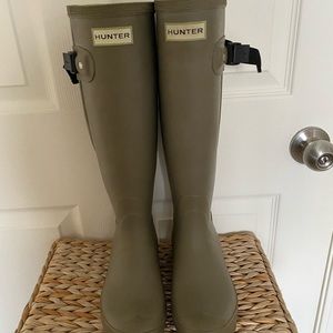 HUNTER RAIN BOOTS